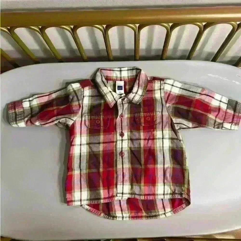 No flaws gap holiday button down holiday striped flannel baby boy 3-6 months